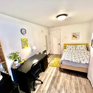 Apartment Micro 10 Minutes Walk To Of Washington, Seattle